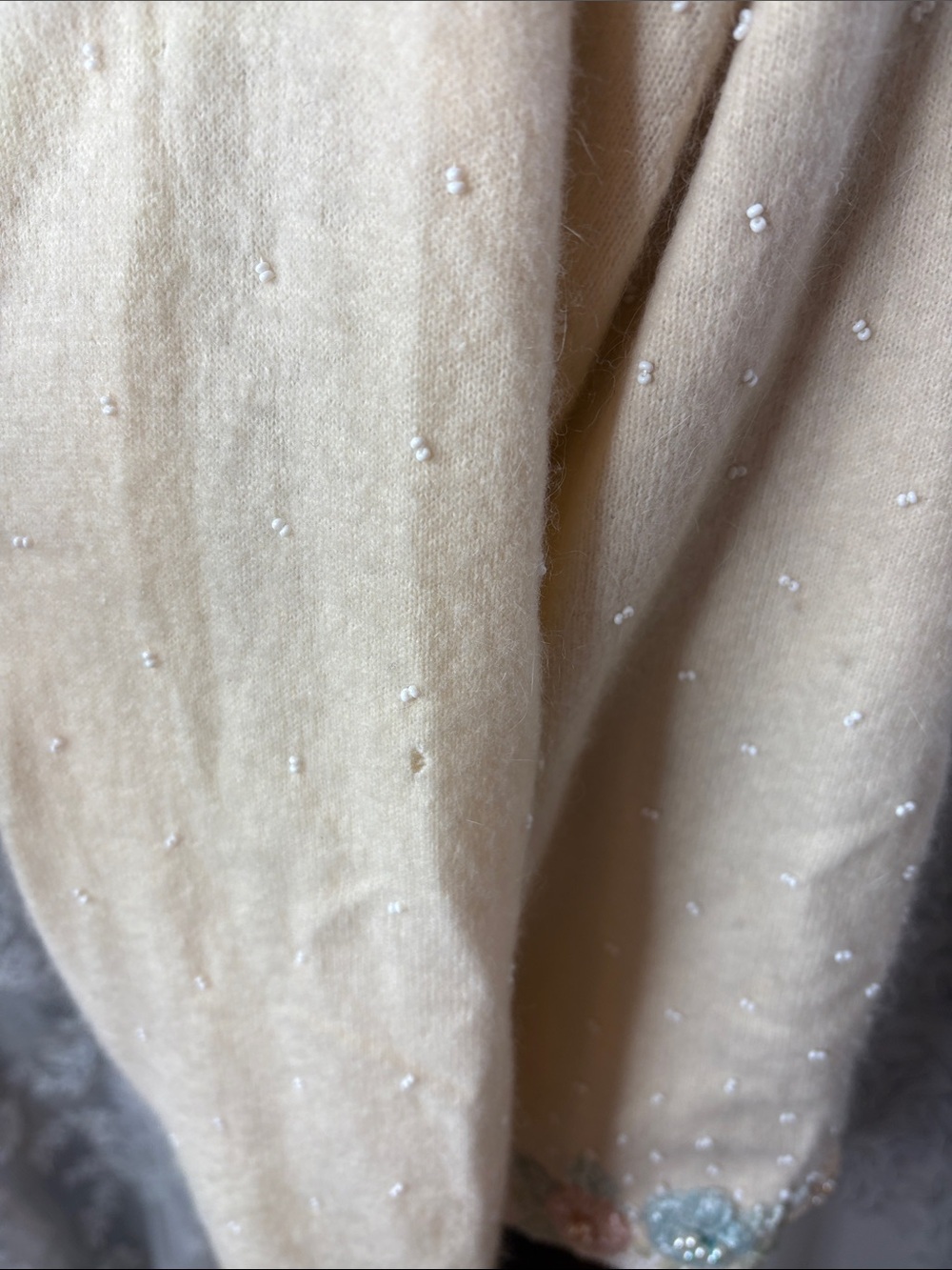 Vintage 50s Saks Fifth Avenue Cream Lined Cardigan beaded angora/wool - Picture 11 of 12